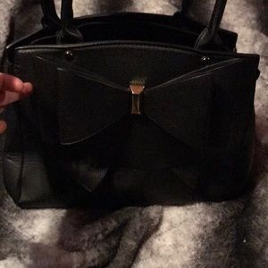 Cute black shoulder bag!